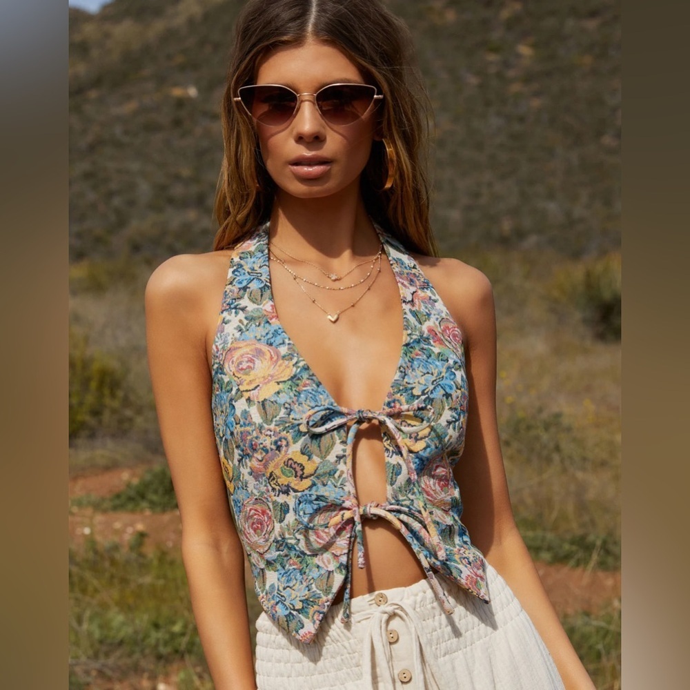 VICI Dolls Lotus Front Tie Floral Crop Halter Small Medium Large - Picture 2 of 9